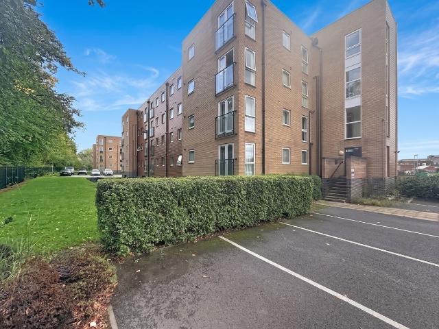 45 Pavilion Close, Leicester, Leicestershire LE2, 2 bed flat to rent, £950 pcm | PrimeLocation
