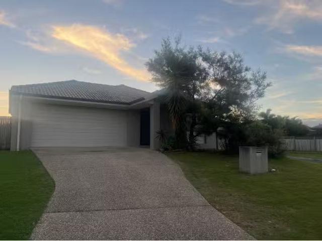 45 Ravensbourne Cres, North Lakes House for rent Listed by Jj.