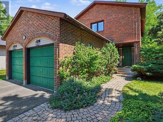 45 Shadetree Crescent, Ottawa, ON, K2E 7R3 house for sale | Listing ID X13821 | Royal LePage