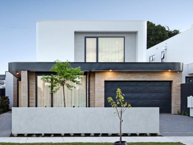 45 Squares of Family Luxury in Brighton East