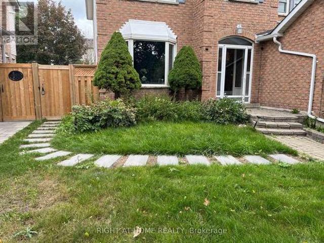 45 Stiver Drive, Newmarket, ON, L3Y 7V8 house for lease | Listing ID N13807 | Royal LePage
