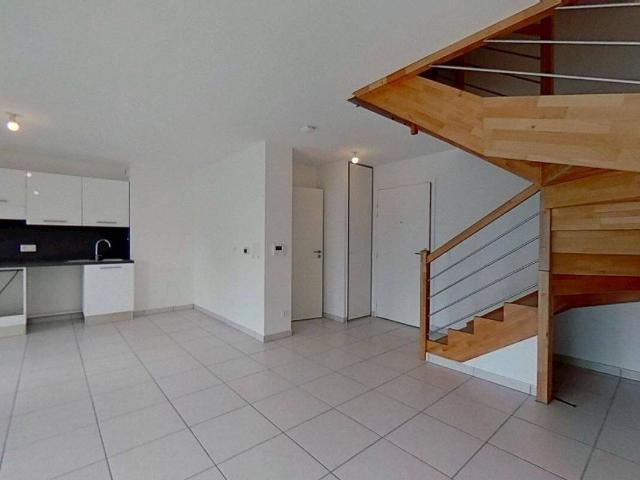 45e 8 ème rue SAINT PRIEST 69800 T3 Non meublé 986 €CC