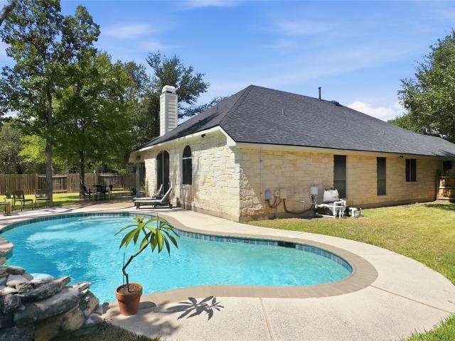 4605 Eagle Feather Dr