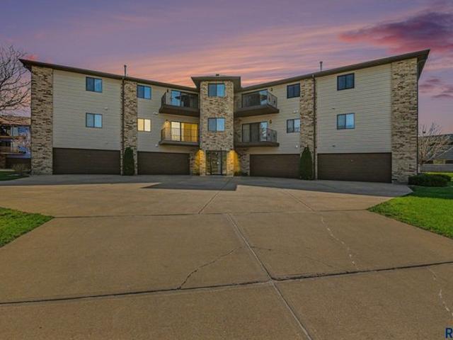 4605 W Custer Ln, Sioux Falls, SD 57106