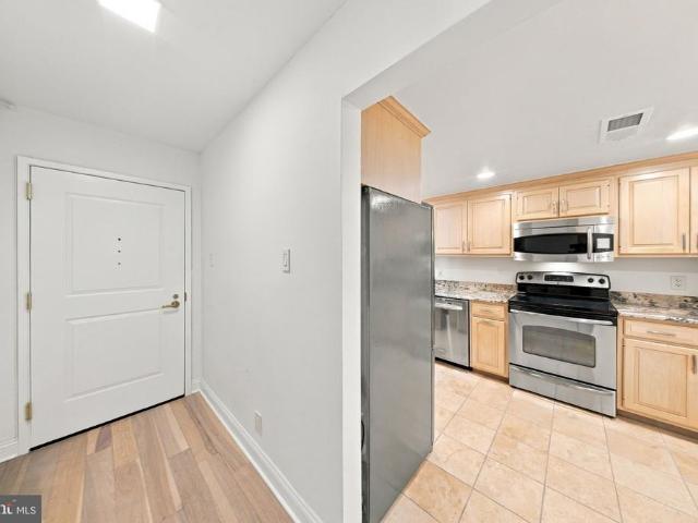 4601 N Park Avenue # 1509 J