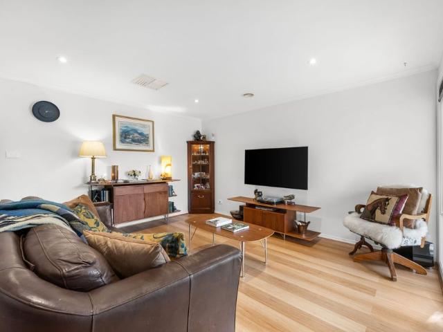 4/60 Jacaranda Drive, Jerrabomberra
