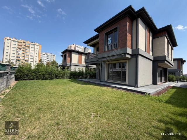 460 m Arsa İçerisinde 5+1 Satılık Lüks Villa