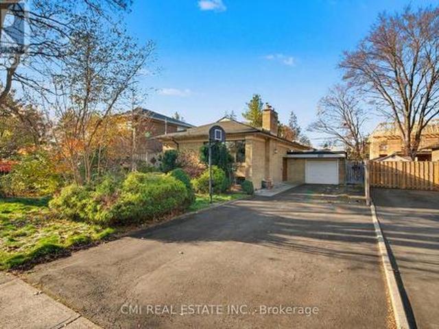 460 Martin Grove Road, Toronto, ON, M9B 4M4 house for sale | Listing ID W13155 | Royal LePage