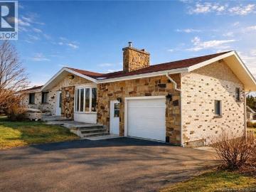 Duplex for sale in Gloucester - Garden