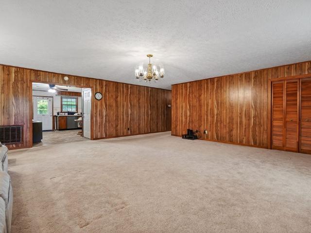460 Petite Dr