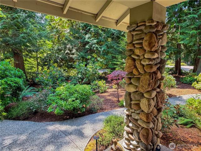 460 Pinecrest