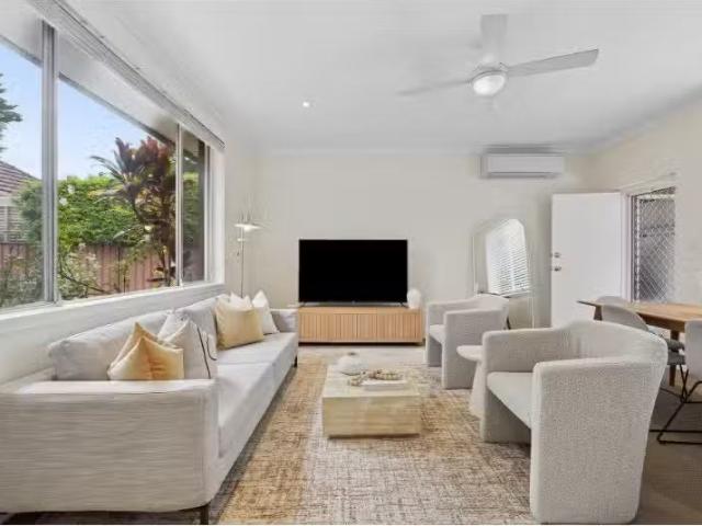 4/60 Piper Street, Lilyfield Townhouse for rent Listed by Cel.