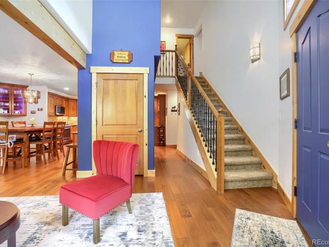 460 W Coyote Drive