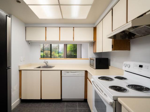 460 Westview St 1st Floor Condo, Coquitlam