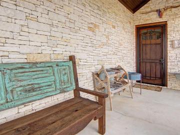 460 Turnberry Loop