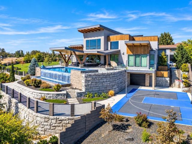 4612 Shoreline Court
