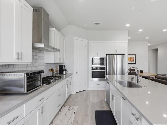 461 Coyote Creek Way