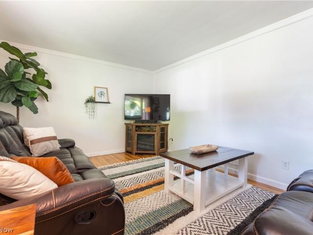 461 Oakridge Drive