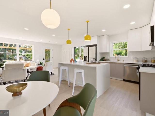 4620 Lacy Avenue