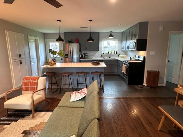 4622 Nina Lee Lane