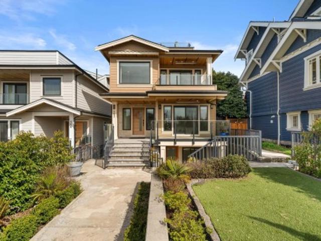 462 14Th Street W, North Vancouver, BC, V7M 1P7 house for sale | Listing ID R3122 | Royal LePage