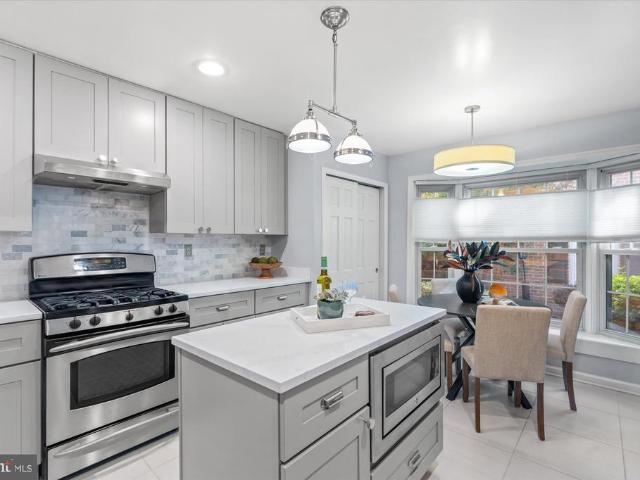 4637 4Th Road N