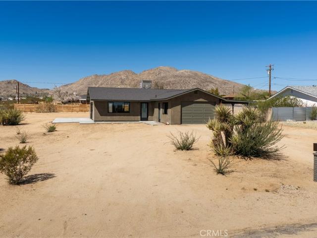 4638 Avenida La Mirada