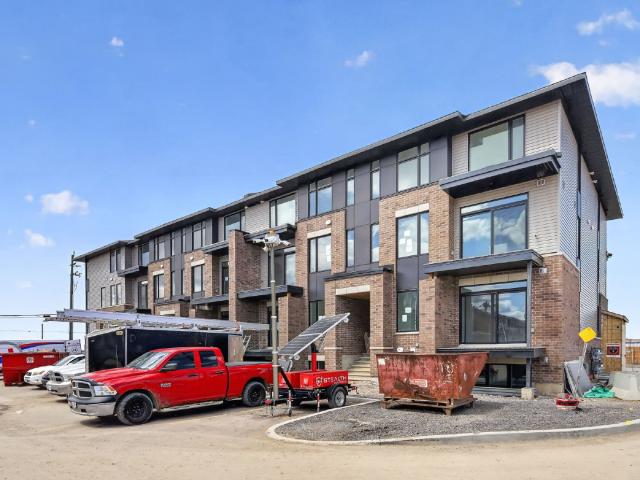 4639 Bank Street 101 Ottawa, ON K1T 3W6
