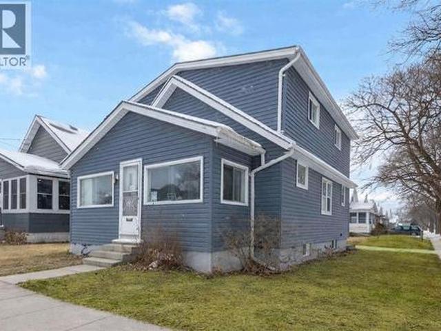463 Confederation Street, Sarnia, ON, N7T 2B5 house for sale | Listing ID 26019 | Royal LePage