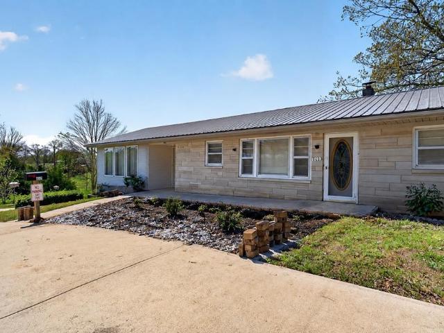 463 Franks Ferry Rd