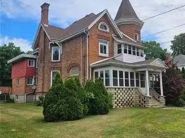 463 King Street W, Chatham Kent, ON, N7M 1G6 investment for.