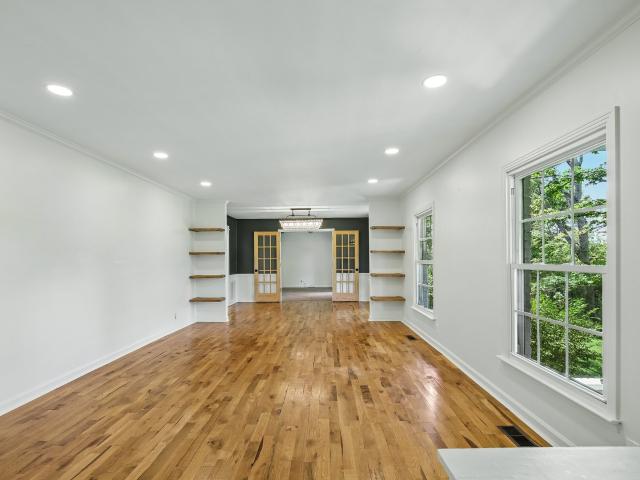 463 Walton Ferry Rd
