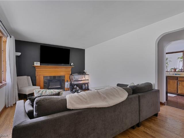 4649 Waseka Lane