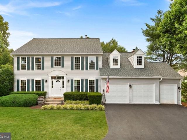 46415 Hampshire Station Dr, Sterling, VA 20165