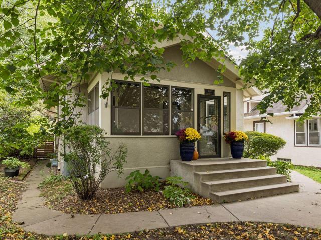 4641 Grand Avenue S