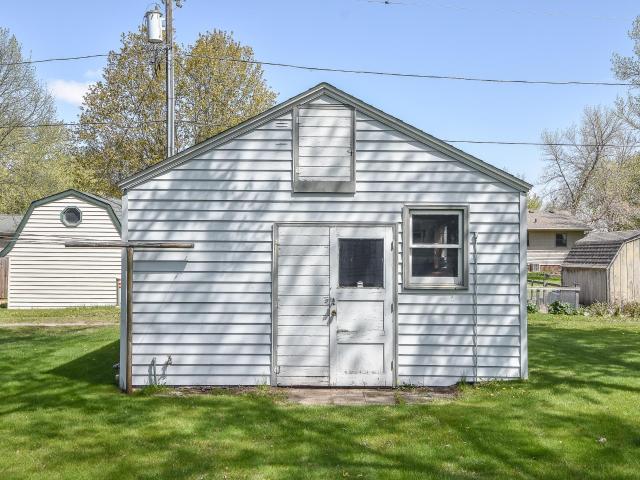 464 Main Street E