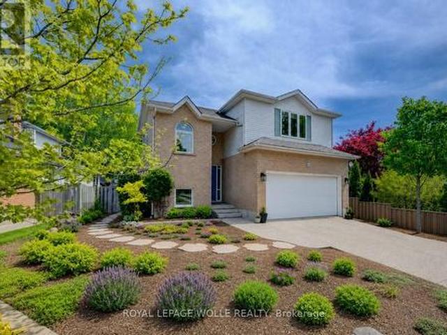 464 Northlake Drive, Waterloo, ON, N2V 2A4 house for sale | Listing ID X13488 | Royal LePage