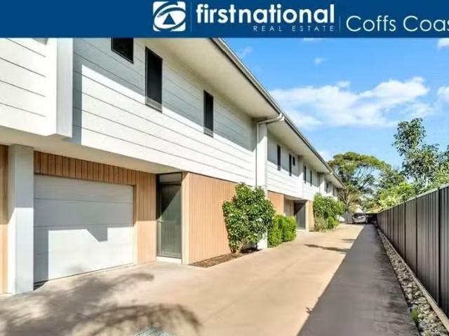 4/64 Park Beach Road, Coffs Harbour Townhouse for rent Listed.