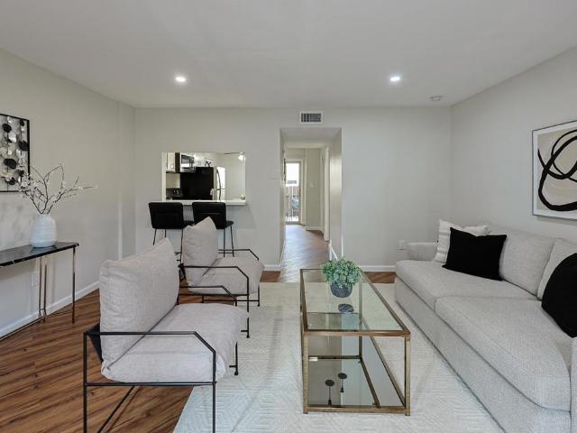 464 Woodlawn B