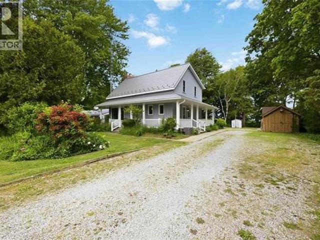 4656 Lakeside Street, Plympton Wyoming, ON, N0N 1J6 house for sale | Listing ID 26018 | Royal LePage