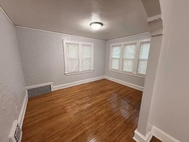 4651 N 48th St, Milwaukee, WI 53218