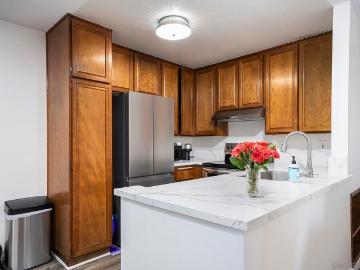 4651 pico st 111