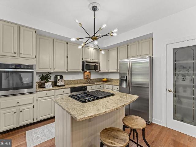 46522 Lynnhaven Square