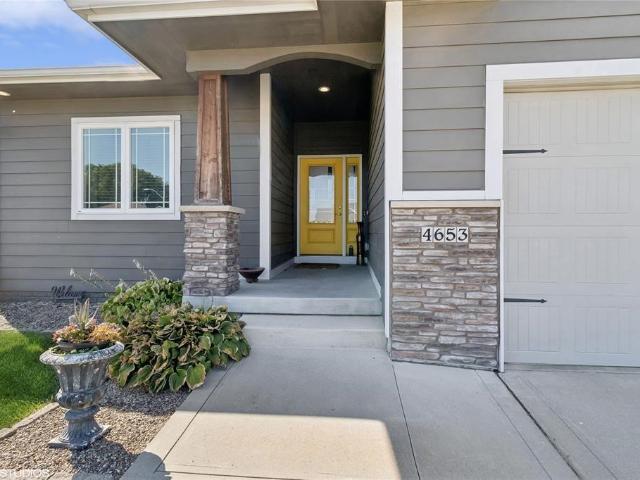 4653 SE Grosbeak Point