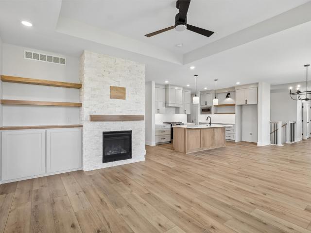 465 NW Prairie Rose Lane