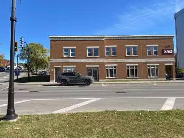 465 Rue Labelle, Saint Jérôme, QC, J7Z 5L4 commercial for le.