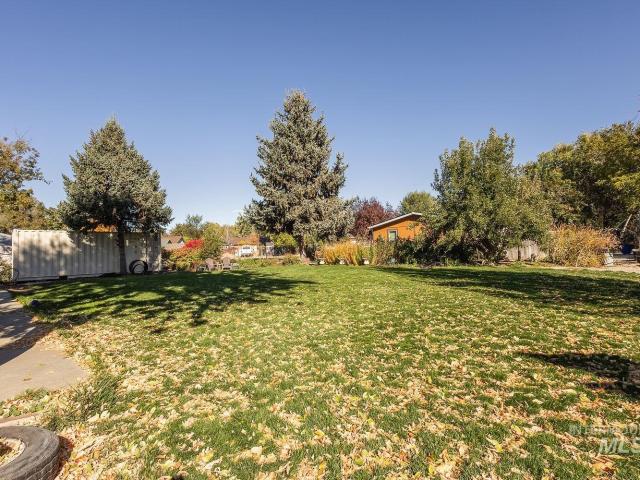 4667,4677,4683 N Windward Ct