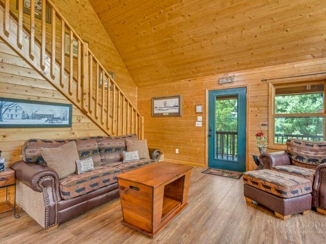 466 Rachel Way