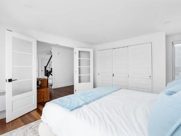 4670 Rue des Francs Bourgeois