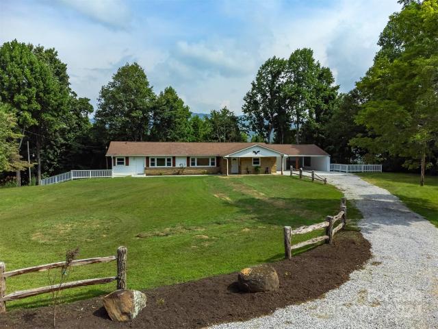 468 Deer Park Lake Rd, Spruce Pine, NC 28777 | MLS #4068